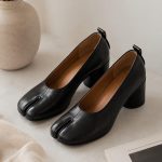 Retro Split Toe Tabi Shoes Women Block Heel Pumps Minimalist Slip On Leather Heels Wide Size Womens Shoes Elegant Vintage Mary Jane Style